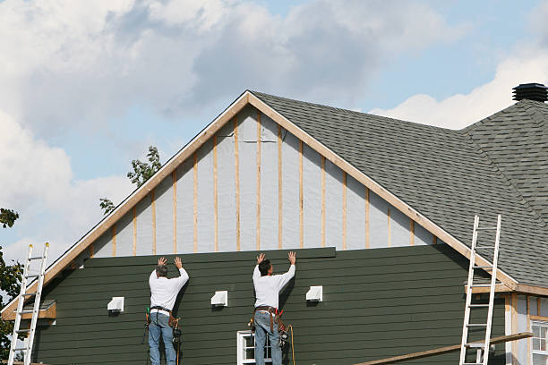 Professional Siding technician working in Lawrenceville, VA